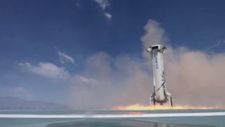 Capsula New Shepard de la Blue Origin pe pista de lansare