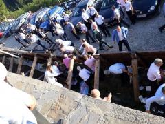 Primele imagini cu incidentul de la nunta din Neamț. Balustrada unei terase s-a prăbușit cu nuntașii