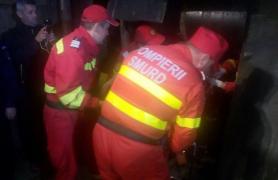 Doi mineri sunt prinşi în subteran la Mina Lupeni, după ce s-a surpat o galerie peste ei. Unul dintre ei a murit