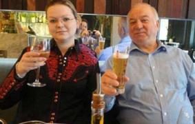 Fostul spion rus Serghei Skripal și fiica sa Iulia, înainte de a fi spitalizați