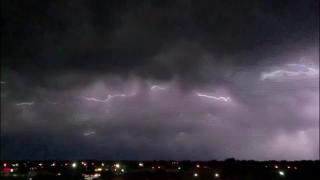 Fenomen incredibil surprins pe cerul din Franţa. Martorii, îngroziţi: "M-am ascuns într-un colţ şi am plâns încontinuu" (Video)