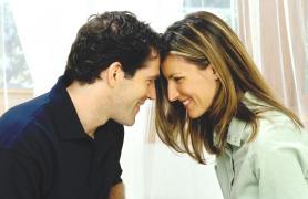 5 semne că un bărbat te place, dar nu are curajul să-ți spună