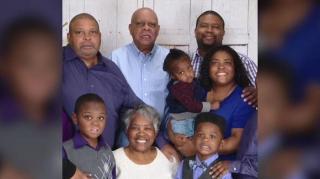 Nouă oameni din aceeaşi familie, între care trei copii de 1, 7 şi 9 ani, printre cei 17 morţi din vaporul scufundat în lacul Table Rock: "Mi-am pierdut toţi copii!"