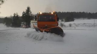 Utilaj de deszăpezire curăță grindina în estul Franței