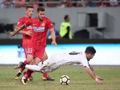 Jucători pe teren la meciul FCSB - Astra Giurgiu