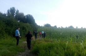 Fetiţa de 2 ani dispărută la Hodod, în Satu Mare, a fost găsită după 20 de ore de căutări. Micuţa căzuse din căruţă, pe un deal