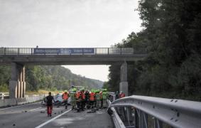 Accident cu o familie de români în Austria. MAE face precizări legate de situaţia celor două rănite, o fetiţă şi mama ei. Tatăl a murit pe loc