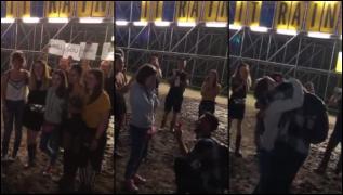 Tânără cerută în căsătorie în noroi, la Electric Castle! Cu lacrimi în ochi, domnișoara a acceptat imediat (Video)