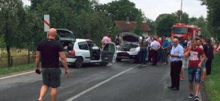 Accident în Caraş-Severin. Două maşini s-au izbit puternic, iar 5 oameni au ajuns la spital
