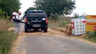 Maşină dezinfectată la o vamă din Bulgaria