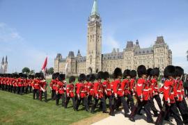 Un bărbat a atacat cu un cuţit un soldat, în faţa Parlamentului federal canadian, la Ottawa
