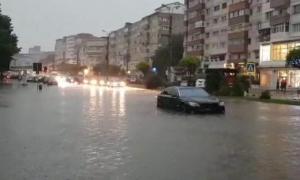 ANM, prognoză specială pentru Bucureşti.  Meteorologii anunţă vreme severă în Capitală, până mâine la ora 21.00