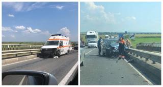Ambulanţă cu pacienţi, spulberată de un şofer neatent la Remetea Mare