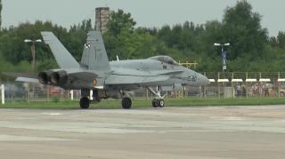 A început BIAS 2018, pe Aeroportul Băneasa. Imagini spectaculoase cu 150 de aeronave, 100 de piloţi şi paraşutişti din 13 ţări (Live)