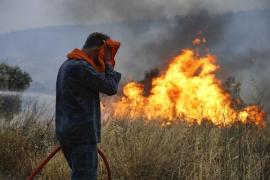 Intervenţia pompierilor și voluntarilor la incendiile din Grecia