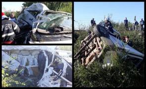 Accident teribil în Satu Mare. Şoferul unui microbuz a murit pe loc, după ce maşina a fost făcută praf de un tren, la Domăneşti