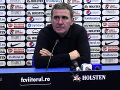 Primarul Constanţei acuză că Hagi a fost folosit mai multe ori de politicieni şi niciodată ajutat