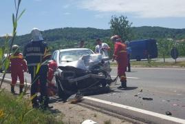 Accident la Nistoreşti, pe DN1. Un copil de 6 ani e printre răniţi, după ce două autoturisme s-au ciocnit