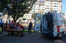 Bătrână călcată pe trotuar de un BMW. Șoferul a fugit, la îndemnul unei tinere