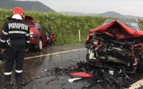 Două maşini s-au ciocnit la Copşa Mică, judeţul Sibiu