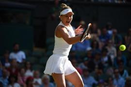 Simona Halep, pe terenul de la Wimbledon 2018