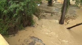 Furtuni violente în Franţa. Un bărbat e dat dispărut şi 1.600 de persoane au fost evacuate din locuinţe