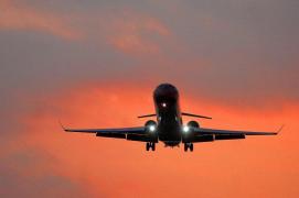 Avion pregătit pentru aterizare