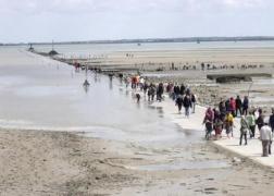 Tânăr înecat pe plajă, în groapa de nisip pe care chiar el o săpase. Băiatul era în concediu, în Franţa, pe insula Noirmoutier