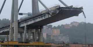 Crește bilanțul tragediei din Italia! Cel puțin 35 de oameni, printre care și un copil, au murit după ce un pod s-a prăbușit peste o autostradă din Genova