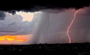 Noi alerte meteo de vreme severă! ANM anunță cod portocaliu de vijelii și grindină în două județe și cod galben în patru
