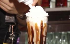 Îngheţata cu alcool, ultima modă a verii. Desertul pentru cei mari îmbină perfect trei arome