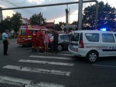 Accident la Bistriţa. Un şofer începător a lovit o maşină în care se aflau 2 bebeluşi. Avea carnet de o lună