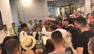 Scandal uriaş pe aeroportul Otopeni după ce un zbor a fost anulat (Video)