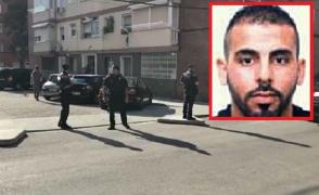 Atacatorul înarmat care a intrat în secţia de poliţie din Barcelona