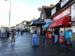 Trei răniţi într-un incident armat în nordul Londrei, în apropiere de staţia de metrou Kingbsury