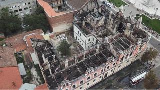Imaginile dezastrului din Oradea, filmate cu drona. Cum se vede pe zi Palatul Episcopal, după incendiul devastator