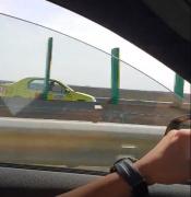 Reacţia poliţiei în cazul taximetristului filmat conducând cu viteză pe contrasens, pe Autostrada Soarelui