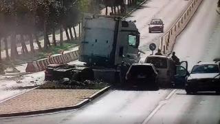 Grav accident rutier la Suceava. Un copil de 2 ani aproape că a zburat pe geamul maşinii