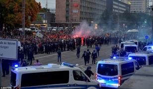 Proteste violente în Germania după ce un bărbat a fost omorât de imigranţi