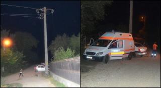 O fată de 14 ani a murit după ce a căzut de la 7 metri înălţime, de pe un stâlp de electricitate