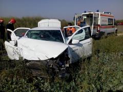 Accident rutier la Constanţa, soldat cu 5 victime. Două maşini s-au izbit violent