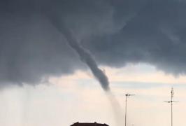 Tornadă într-un oraş din Italia. Fenomentul a stârnit un adevărat şoc printre localnici