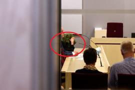 Adolescentul în sala de judecată din Suedia