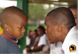 Povestea dramatică a unui fost fotbalist celebru. A ajuns să doarmă pe străzi, după ce soția și copiii i-au murit de cancer