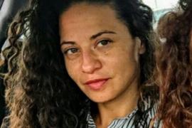 O tânără de 38 ani, mama a cinci copii, s-a izbit cu mașina de copac și a murit, după ce iubitul ei a tăiat cablul de frână ca să drogheze (Video)