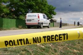 Rupt de beat şi fără permis, un tânăr s-a urcat la volan şi şi-a omorât prietenul. Apoi a fugit lăsându-l să zacă mort pe câmp