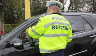 Focuri de armă la Călimăneşti, unde un poliţist care urmărea un şofer a ajuns la spital