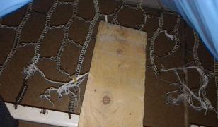 Pacienţii din Spitalul de Boli Contagioase Buzău dorm pe scânduri