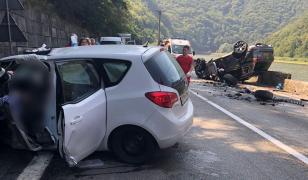 O şoferiţă din Rusia a provocat un grav accident pe Valea Oltului