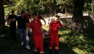 Femeie rănită după ce a căzut 10 metri în gol, în zona Cascadei Putna